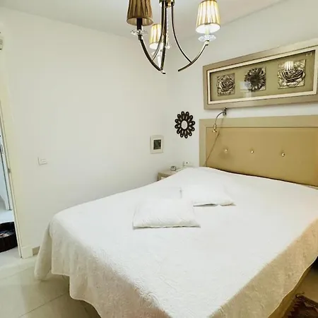 Plaza Flores Apartment